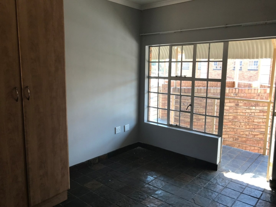 To Let 1 Bedroom Property for Rent in Dassie Rand North West